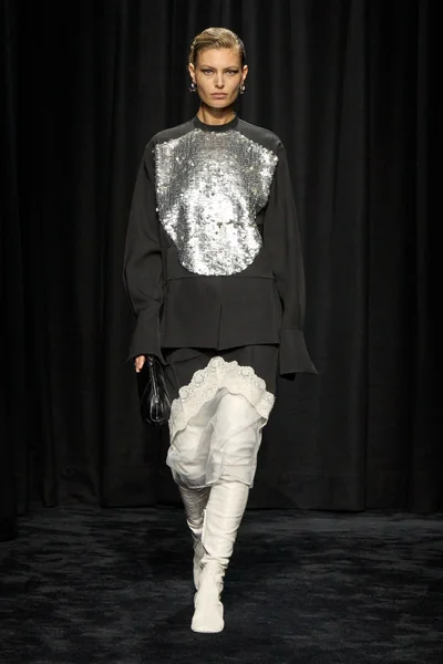Look 50